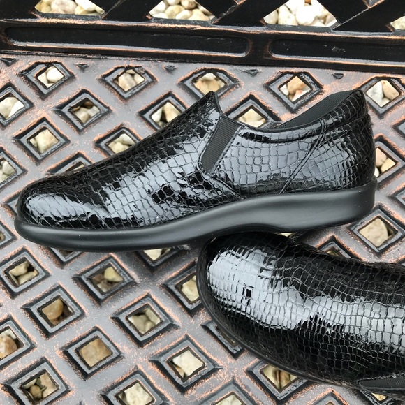 SAS tripad croc embossed patent leather shoes 7m - Picture 9 of 13